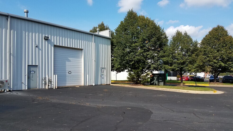 More Photos Of 8750 Virginia Meadows Dr, Manassas Warehouse For Lease