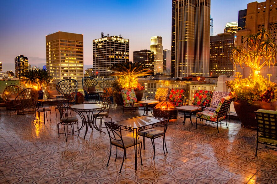 More Photos Of 448 S Hill St, Los Angeles Loft Creative Space For Lease