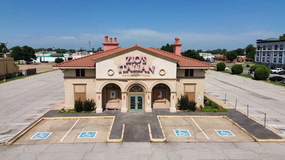 More Photos Of 2035 S Meridian Ave, Oklahoma City Restaurant For Lease