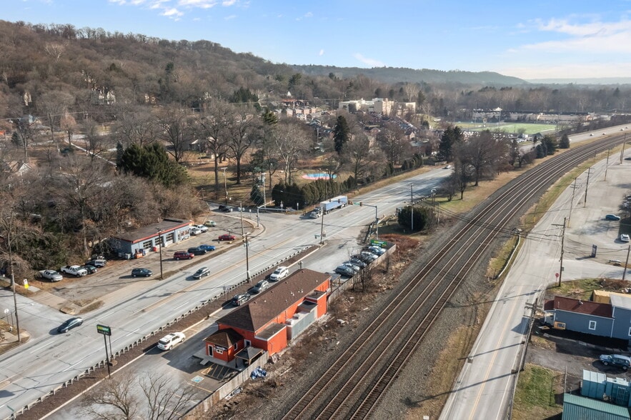 More Photos Of 99 Ohio River Blvd, Leetsdale Freestanding For Sale