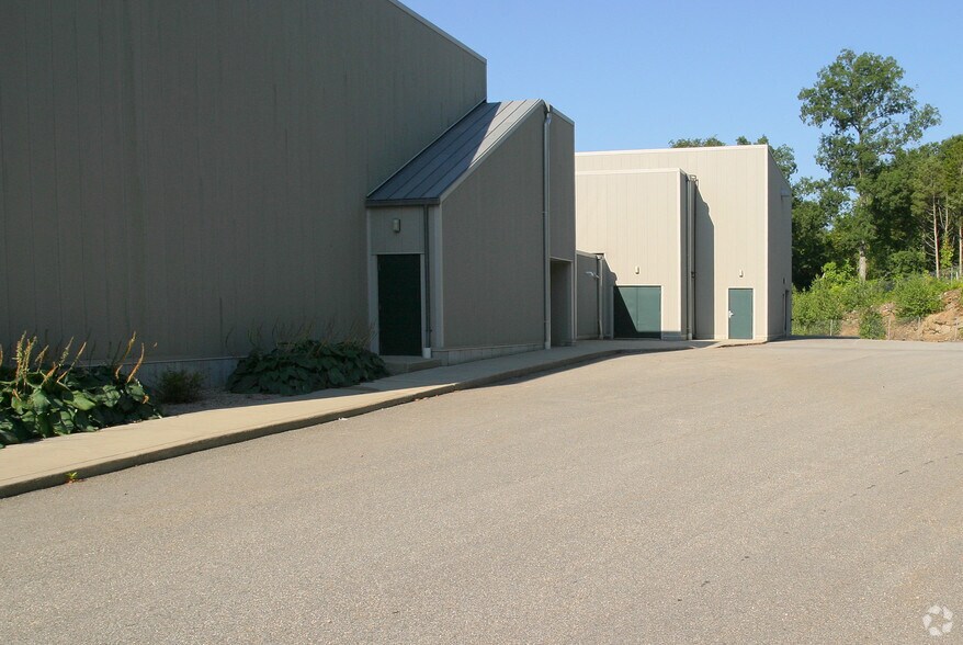 More Photos Of 396 Old Hartford Rd, Colchester Movie Theatre For Sale