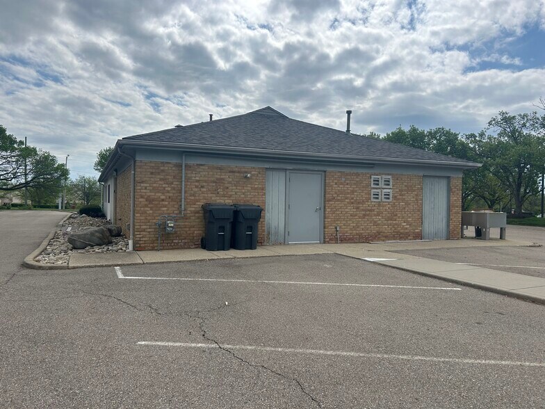 More Photos Of 12037 Sheraton Ln, Cincinnati Medical For Sale