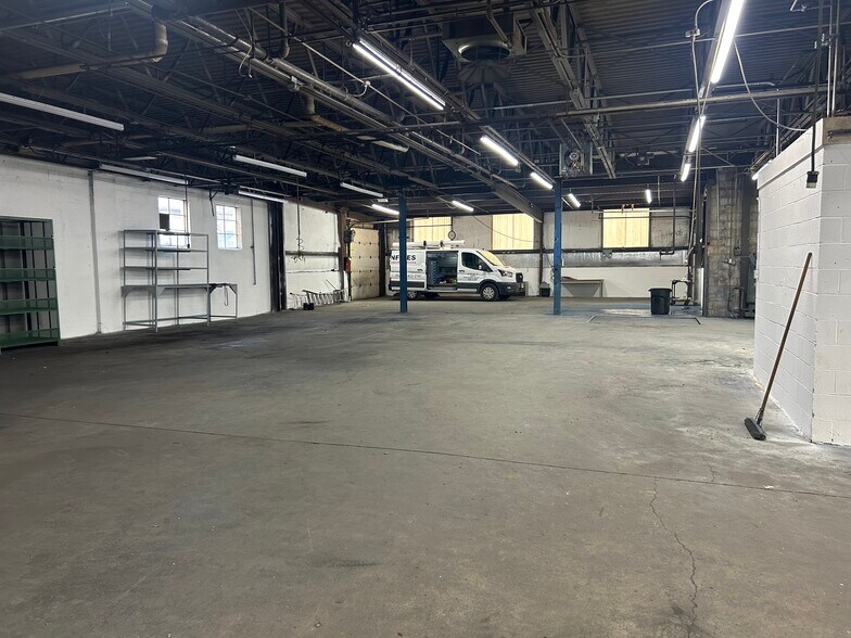 More Photos Of 5 Montesano Rd, Fairfield Warehouse For Lease