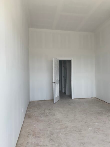 More Photos Of 579-585 Central Park Ave, Yonkers Storefront For Lease