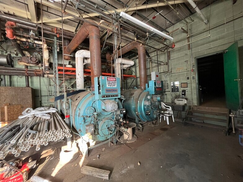 More Photos Of 128 Weld Rd, Wilton Warehouse For Sale