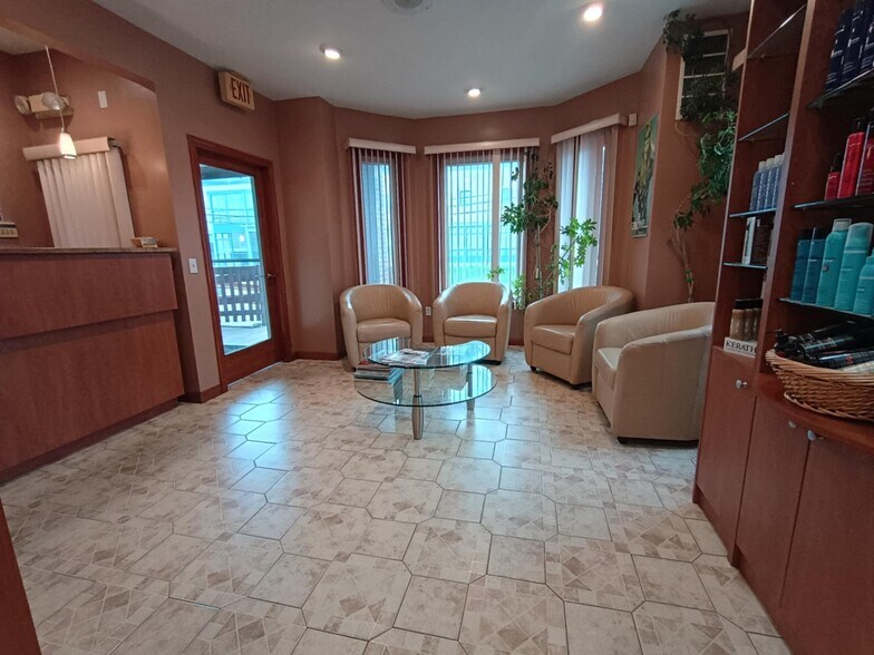 More Photos Of 25 Hamilton St, Saugus Storefront Retail Residential For Lease