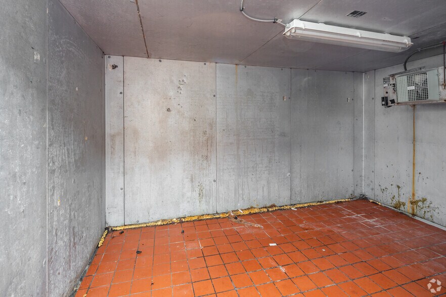 More Photos Of 354 Kimball Crossing Dr, Kimball Restaurant For Sale