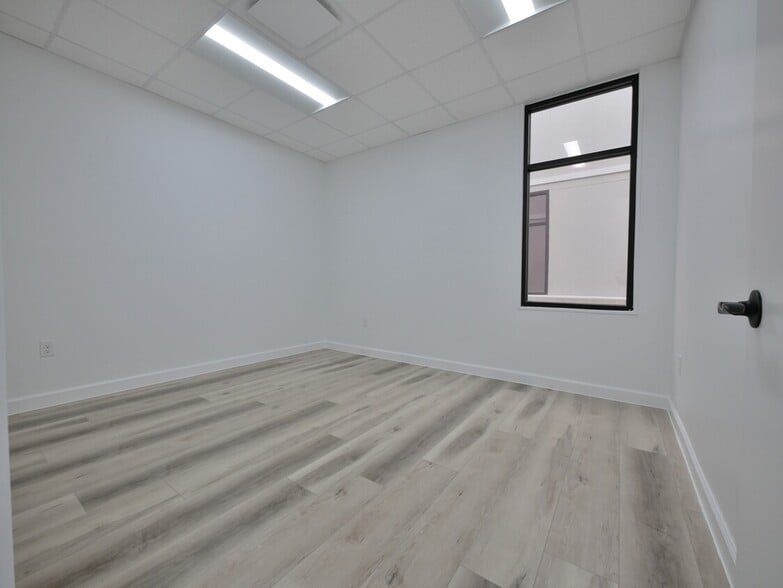 More Photos Of 23406 Kingsland Blvd, Katy Loft Creative Space For Lease