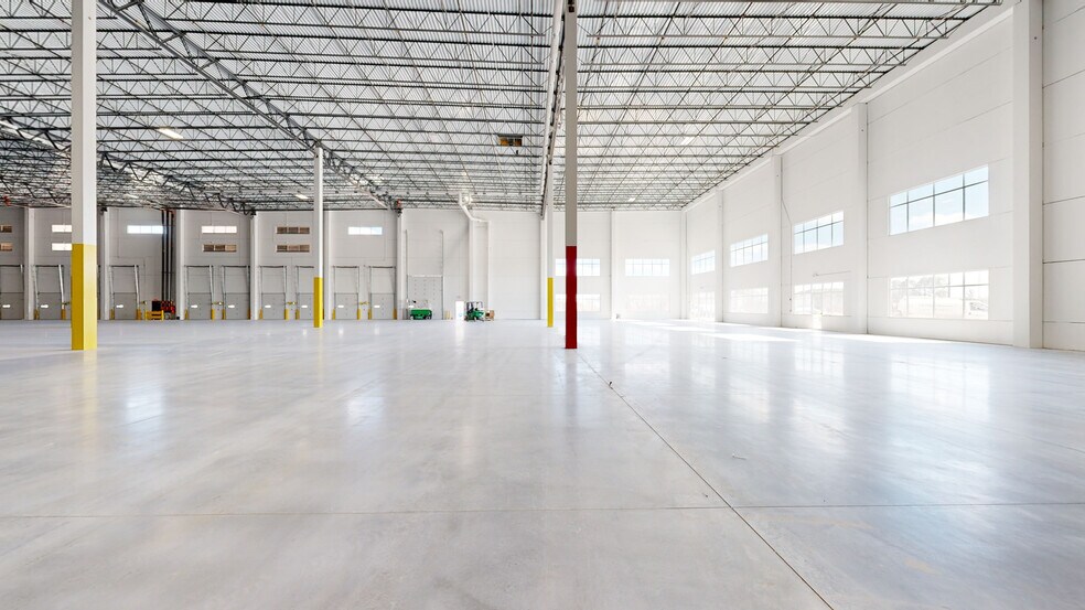 More Photos Of 1305 Hwy 42 South, McDonough Unknown For Lease