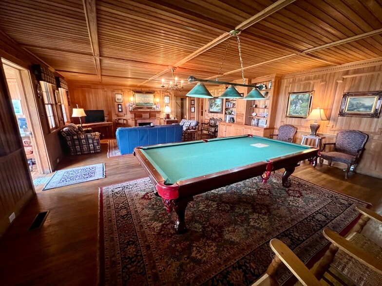 More Photos Of 155 Silver Lake Dr, Ocracoke Hospitality For Sale