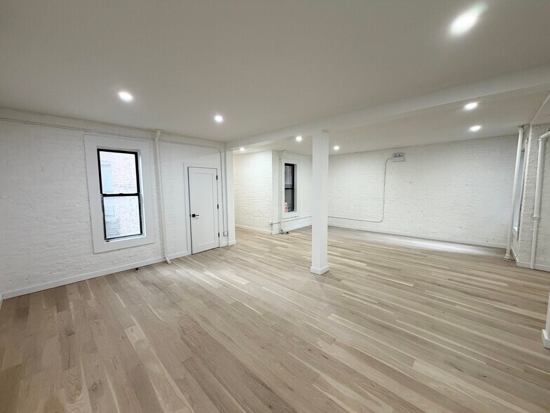 More Photos Of 157 Huron St, Brooklyn Apartments For Lease