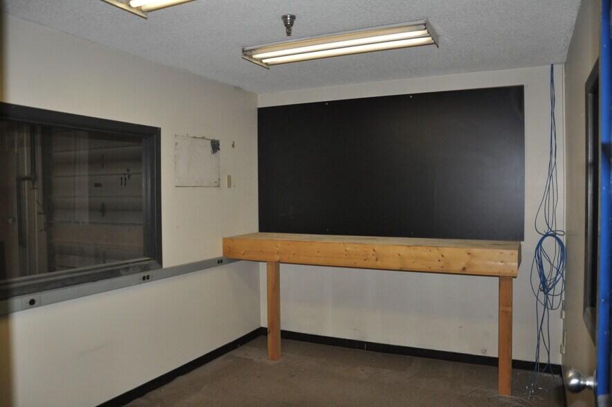 More Photos Of 1401 Fallon Ave NE, Monticello Warehouse For Lease