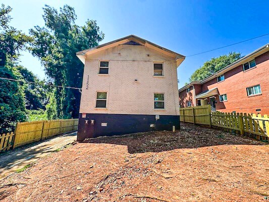 More Photos Of 1152 Greenwich St Sw, Atlanta Apartments For Sale