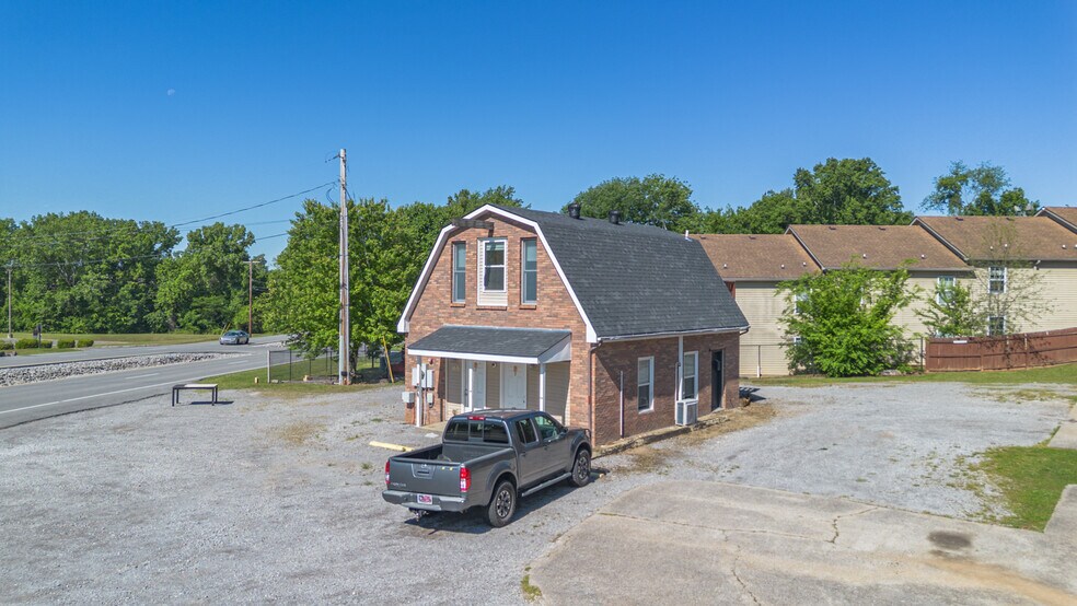 More Photos Of 162 Condor Ct, Clarksville Apartments For Sale