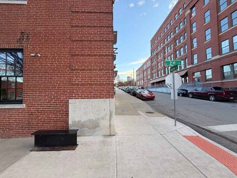 More Photos Of 201 Main St, Kansas City Loft Creative Space For Lease