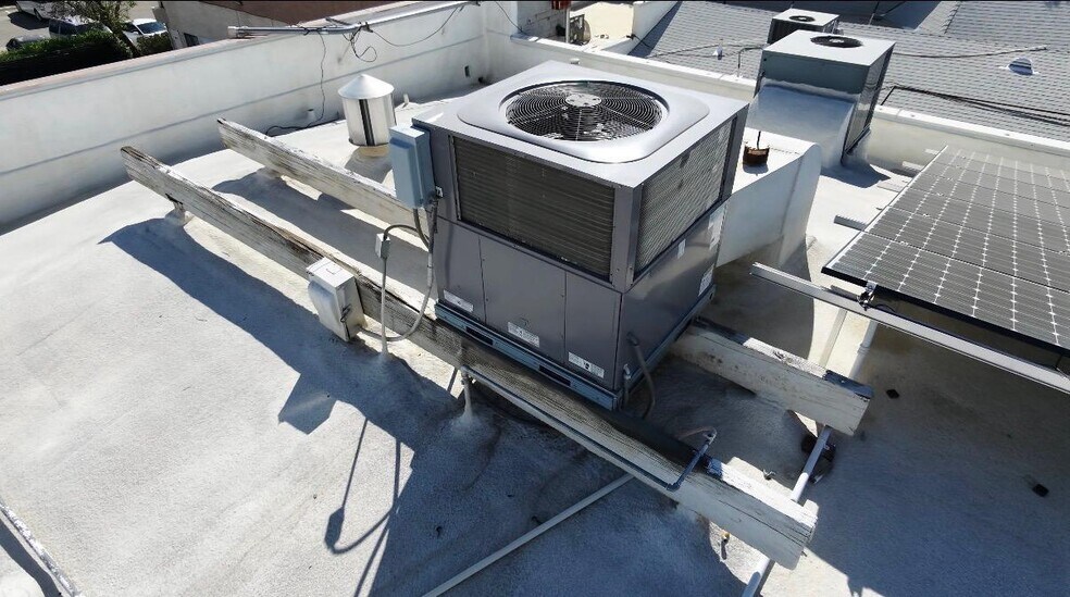 More Photos Of 566 W Lancaster Blvd, Lancaster Office For Sale