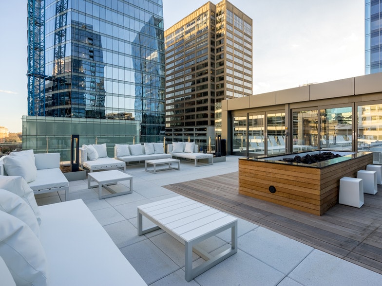 More Photos Of 1800 N Lynn St, Arlington Apartments For Lease