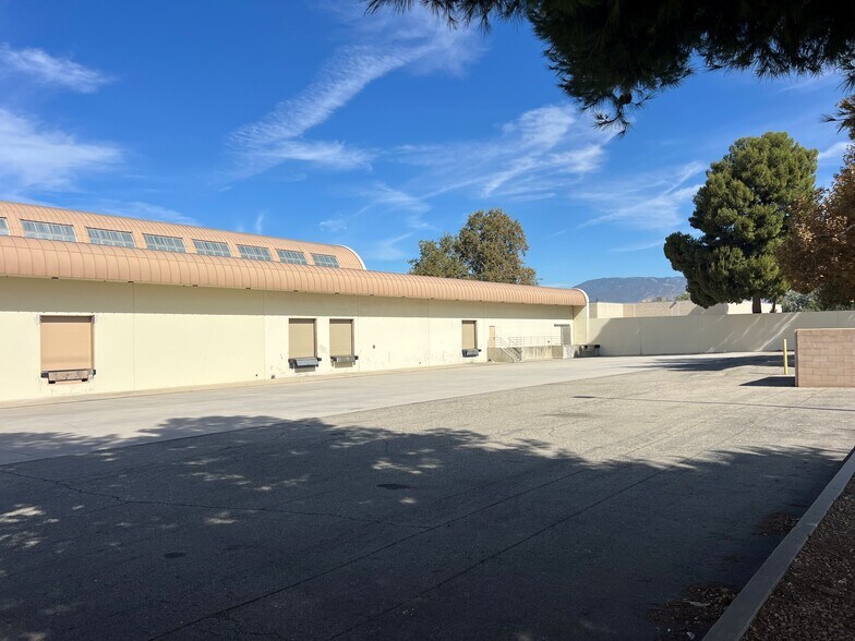 More Photos Of 115 N Del Rosa Dr, San Bernardino Warehouse For Lease