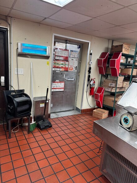 More Photos Of 1301 Gum Branch Rd, Jacksonville Restaurant For Sale