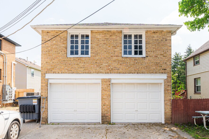 More Photos Of 524 Cross St, Sycamore Apartments For Sale