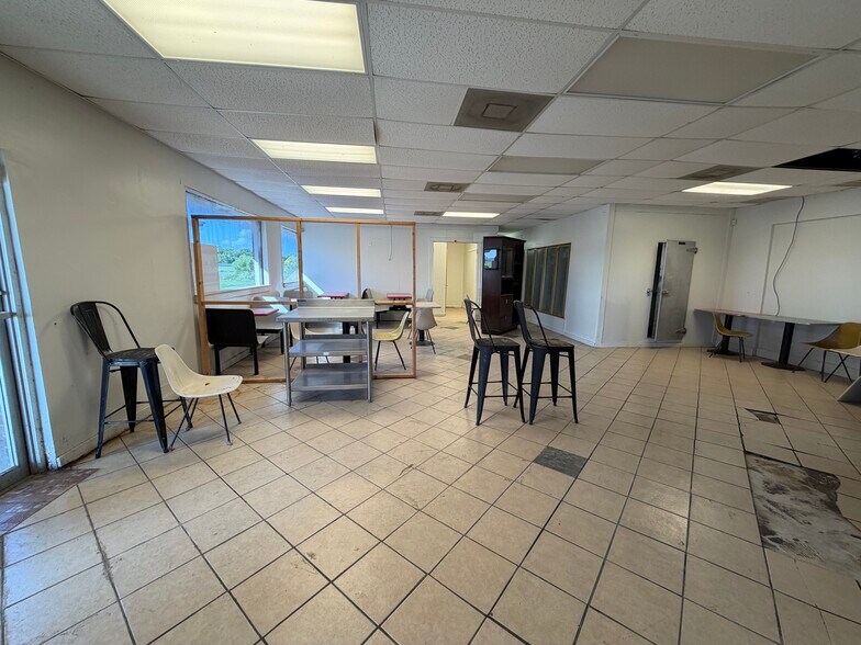 More Photos Of 111 County Road 227, East Bernard Freestanding For Lease