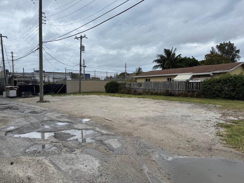 More Photos Of 177 Phippen-waiters Rd, Dania Light Manufacturing For Sale