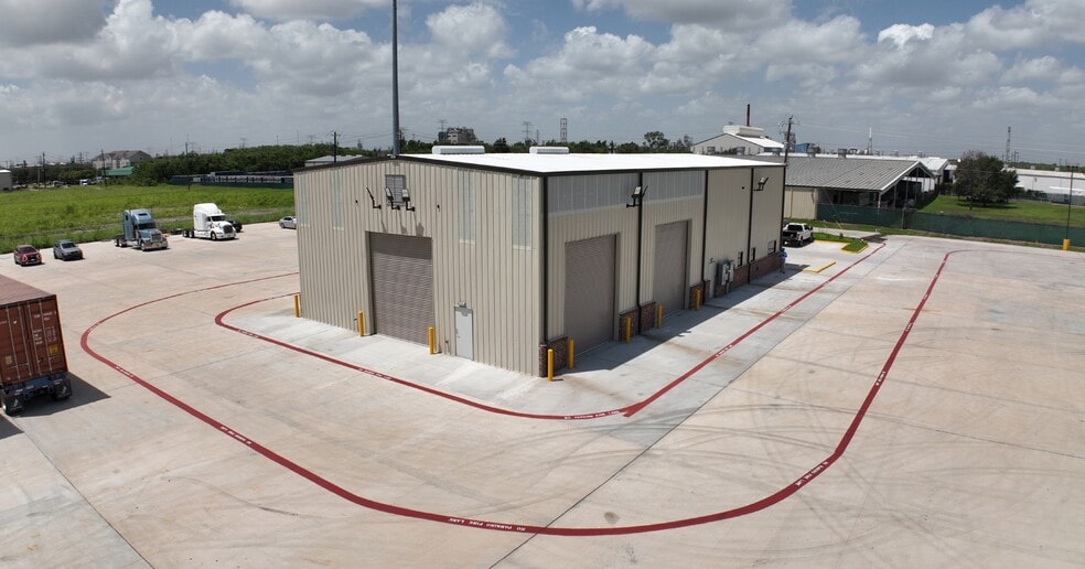 Primary Photo Of 711 S 14th St, La Porte Warehouse For Lease
