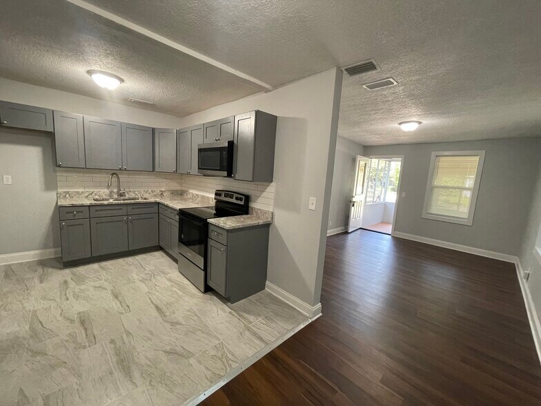 More Photos Of 619 Linwood Ave, Jacksonville Specialty For Sale
