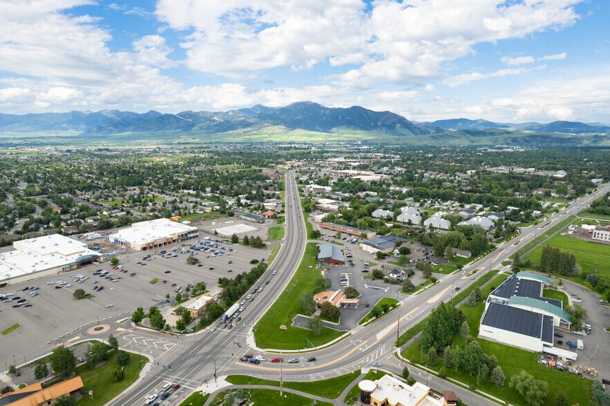 More Photos Of 2711 W College St, Bozeman Restaurant For Sale