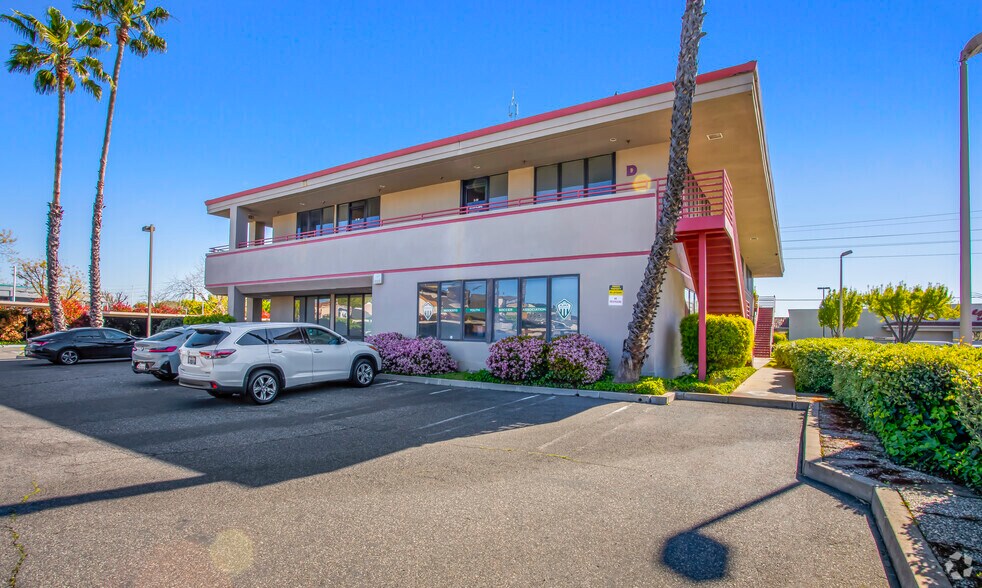 More Photos Of 3509 Coffee Rd, Modesto Office For Lease