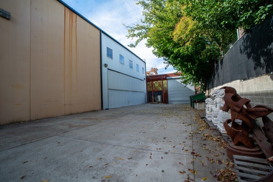 More Photos Of 1113 Del Paso Blvd, Sacramento Warehouse For Sale