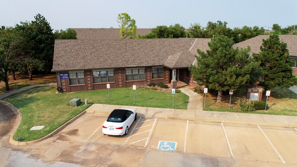 More Photos Of 416 W 15th St, Edmond Office For Sale