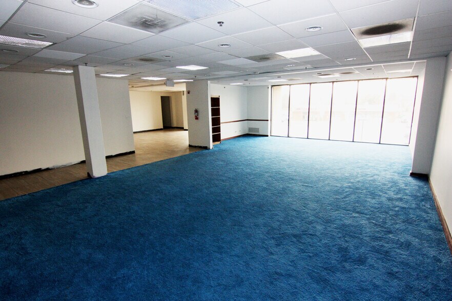 More Photos Of 1300 Irving Park Rd, Streamwood General Retail For Sale