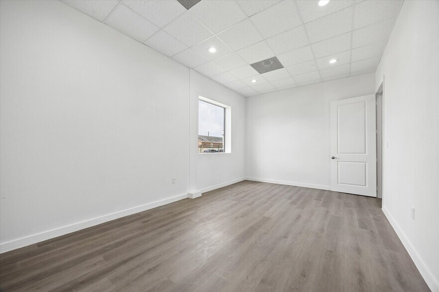 More Photos Of 26621 Cook Field Rd, Katy Loft Creative Space For Lease