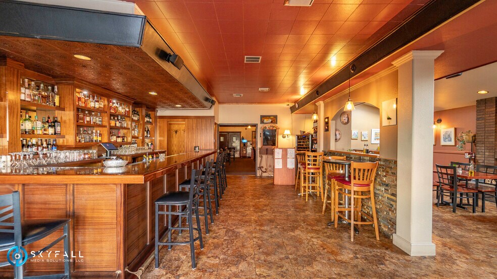 More Photos Of 351 Silver St, Elko Restaurant For Sale