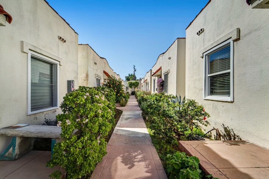 More Photos Of 1227 N Fairfax Ave, West Hollywood Apartments For Sale