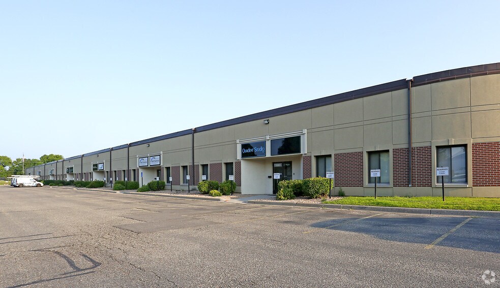 More Photos Of 14200-14280 N 23rd Ave, Plymouth Industrial For Sale