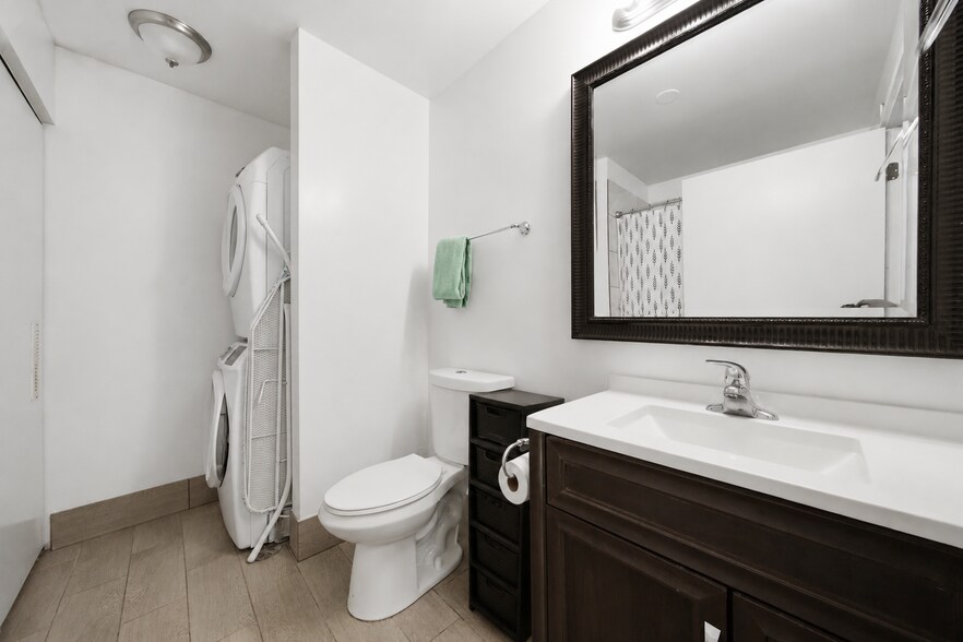 More Photos Of 460 Coventry Ln, Crystal Lake Apartments For Sale