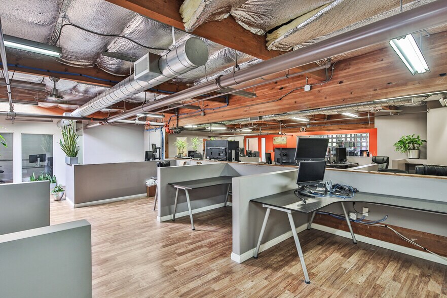 More Photos Of 3720 Skypark Dr, Torrance Research And Development For Lease