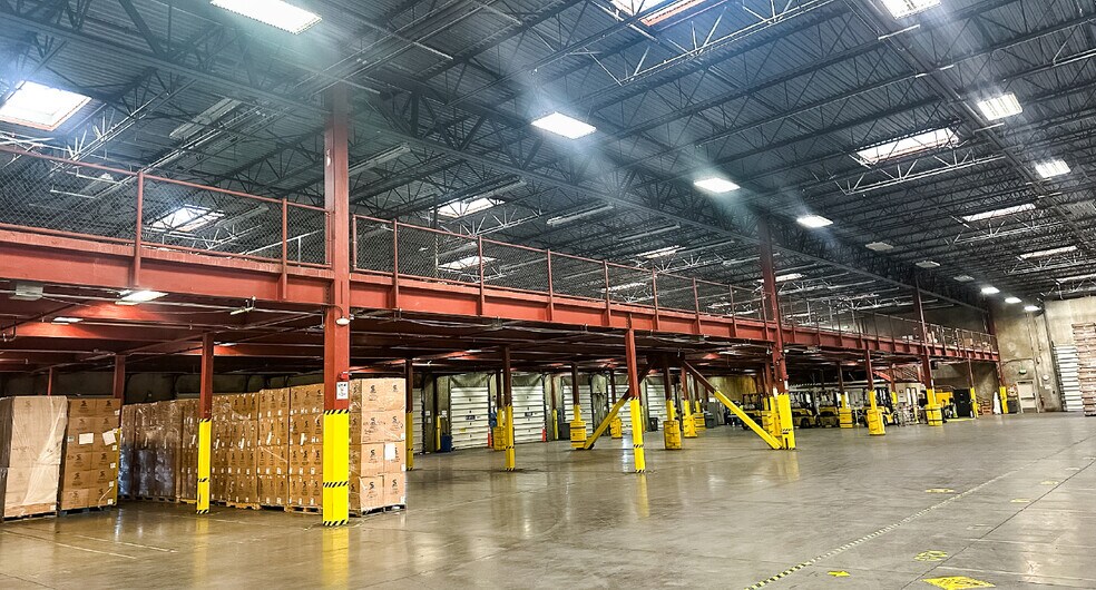 More Photos Of 2451 Bert Dr, Hollister Distribution For Lease