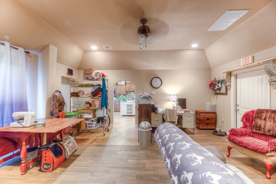 More Photos Of 862 W Taft Ave, Sapulpa Freestanding For Sale