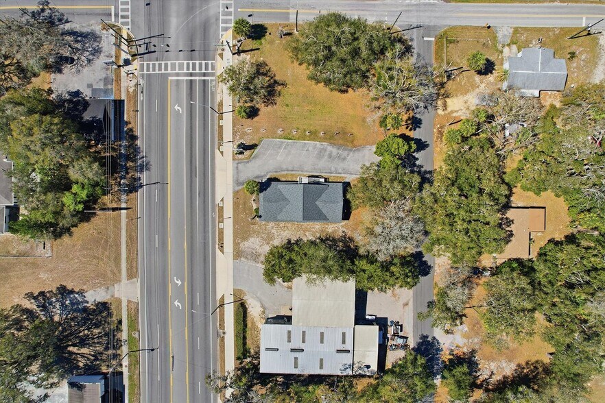 More Photos Of 823 NE 5th St, Crystal River Office For Sale