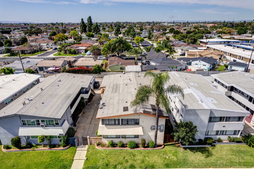 More Photos Of 10919 Pioneer Blvd, Santa Fe Springs Apartments For Sale