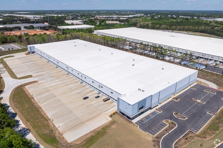 More Photos Of 400 Jerry Steele Ln, McDonough Distribution For Lease