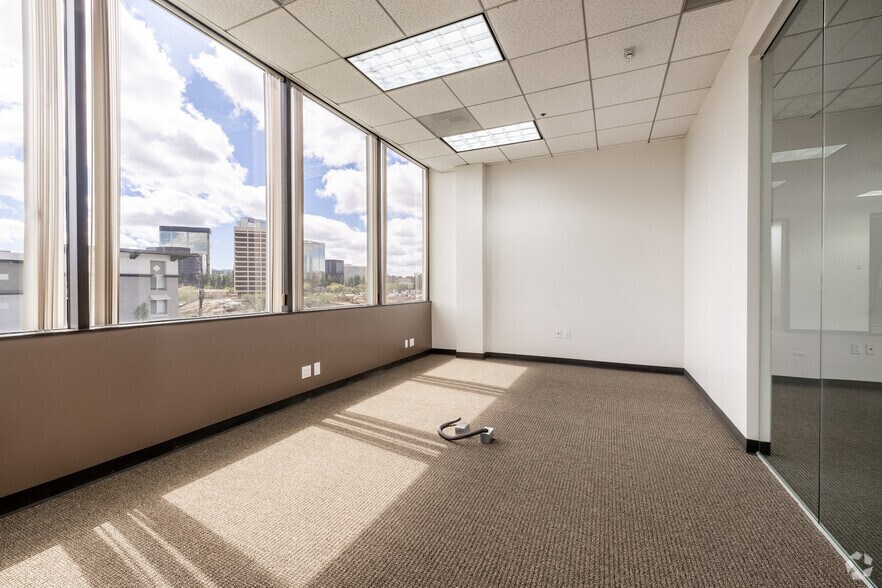 More Photos Of 6200 Canoga Ave, Woodland Hills Office For Sale