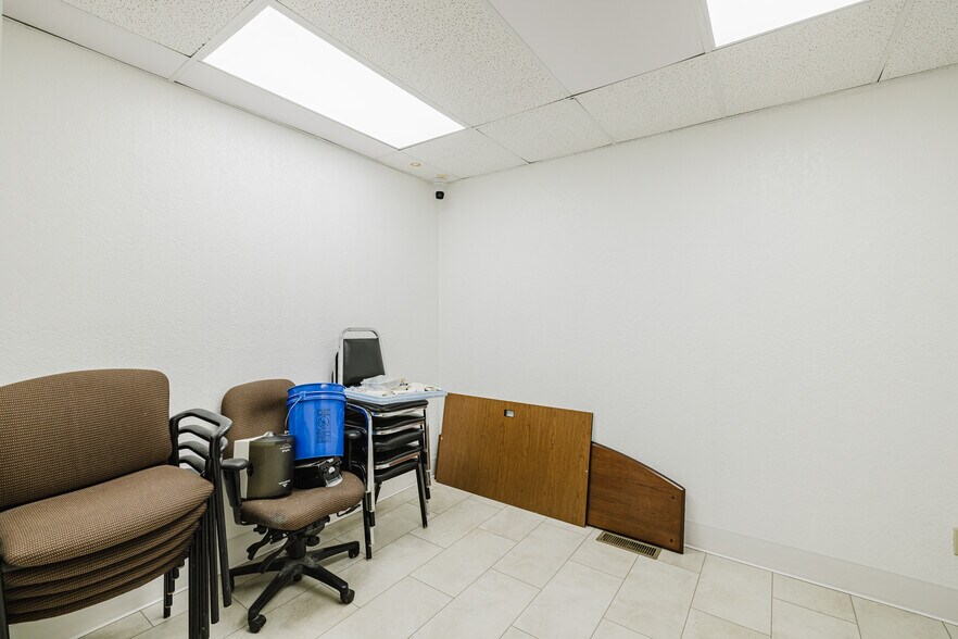 More Photos Of 1120 Hacienda Ranch Rd, Wells Truck Terminal For Lease