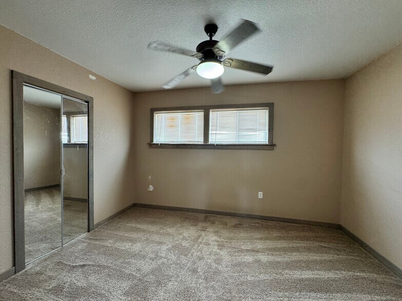 More Photos Of 1550 Missouri Valley Rd, Riverton Restaurant For Sale