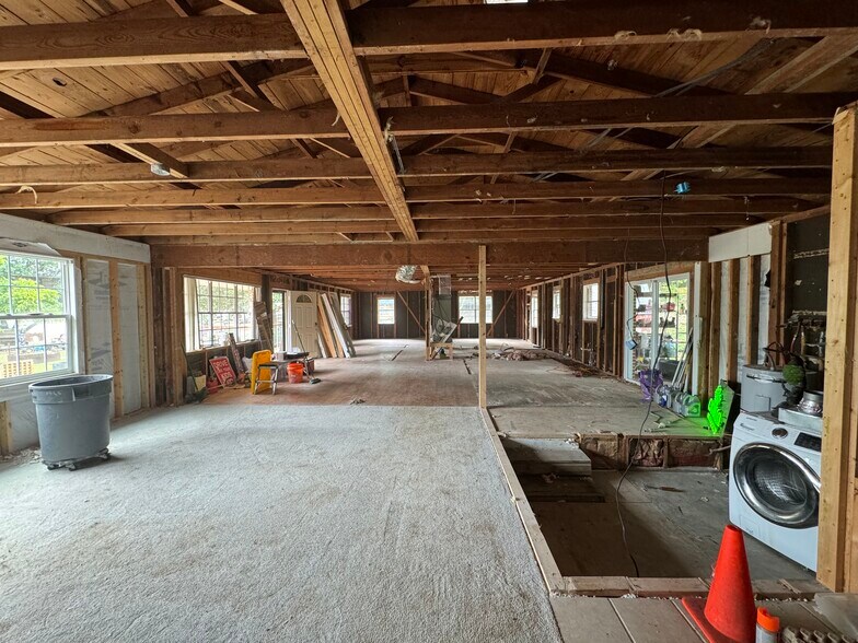 More Photos Of 7701 Colton Bluff Springs Rd, Austin Flex For Lease