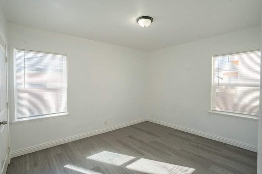 More Photos Of 242 E Del Amo Blvd, Long Beach Multifamily For Sale