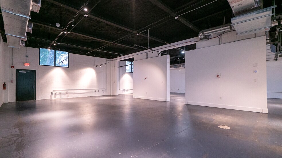 More Photos Of 340 NE 61st St, Miami Office For Lease